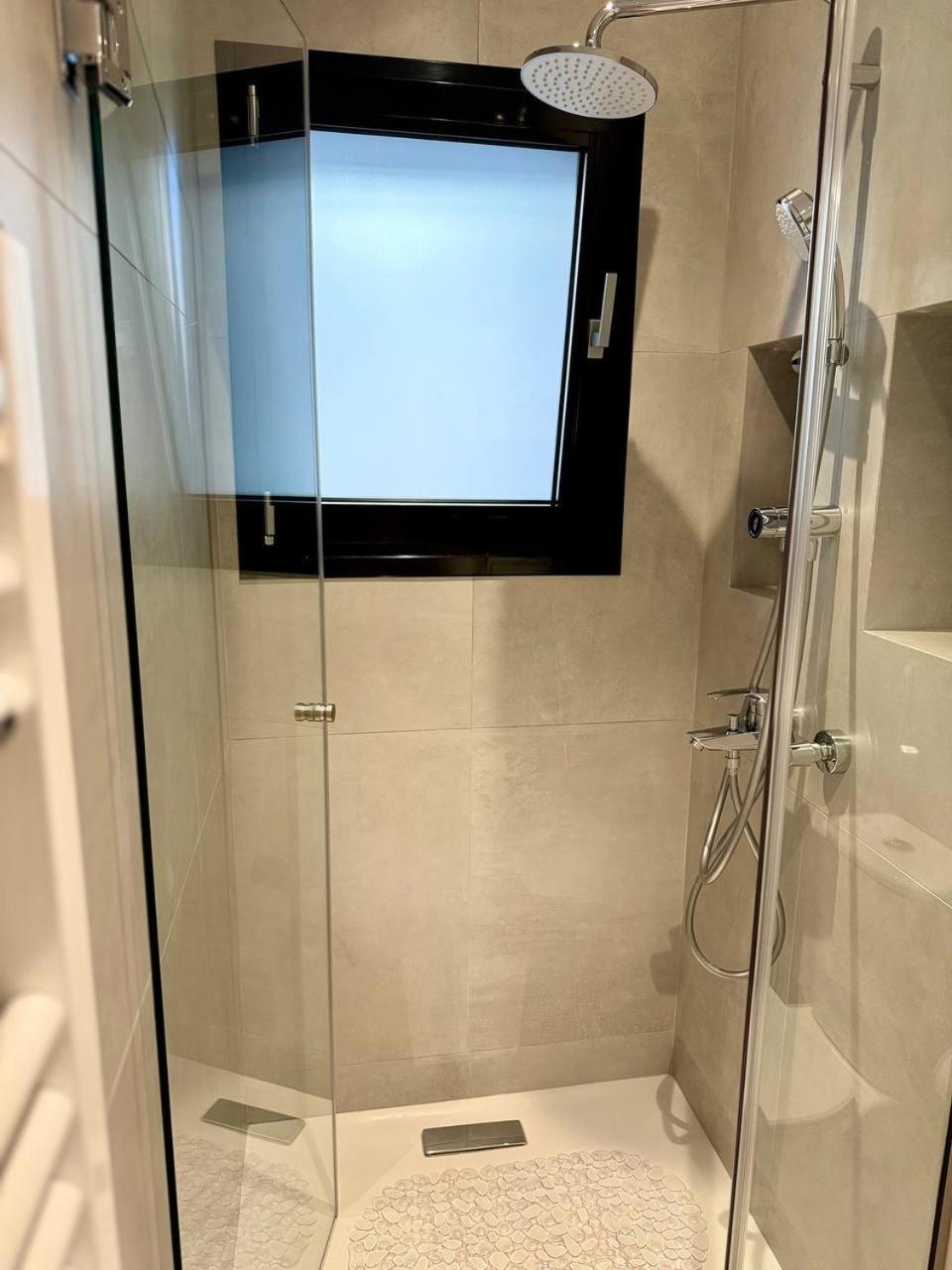 Lux Residence Ampelokipi เอเธนส์ ภายนอก รูปภาพ